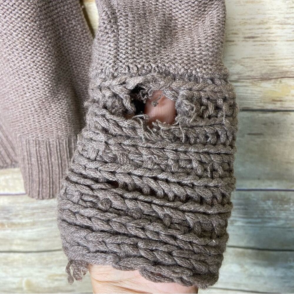 Bloomingdale’s S 100% Cashmere cowl neck sweater detailed collar - Picture 8 of 9